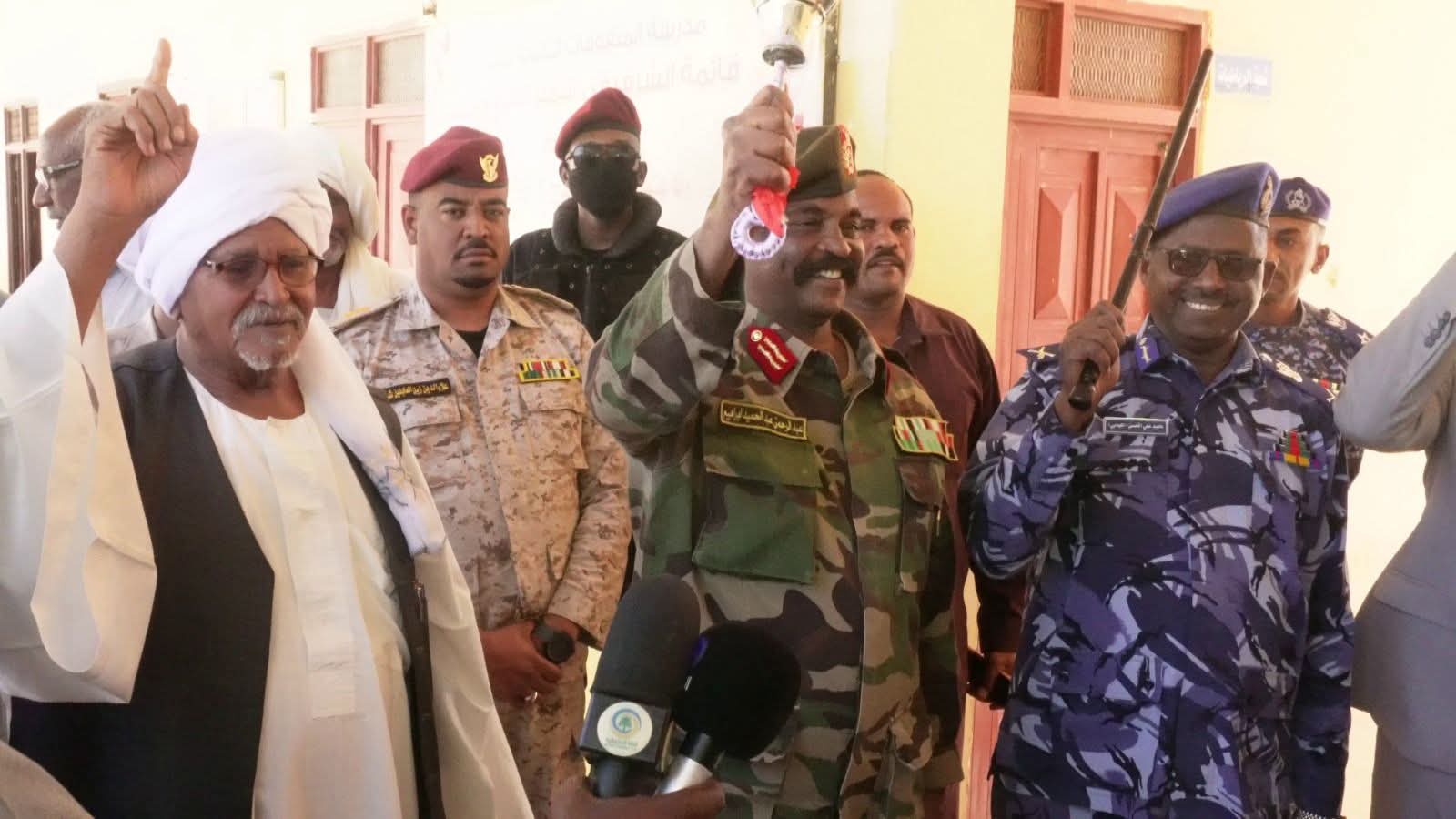 والي الشمالية يقرع جرس امتحانات الشهادة السودانية من مدرسة المتفوقات بدنقلا