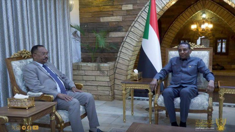 رئيس الوزراء يطلع على سير أداء الشركة السودانية للموارد المعدنية