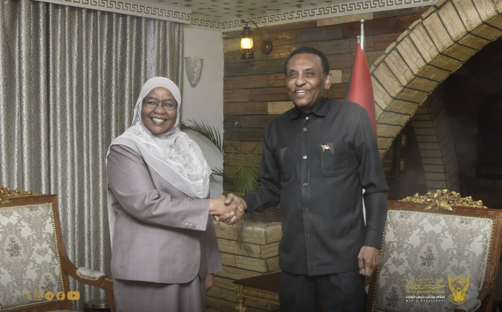 رئيس الوزراء يطلع على أداء مفوضية العون الإنساني