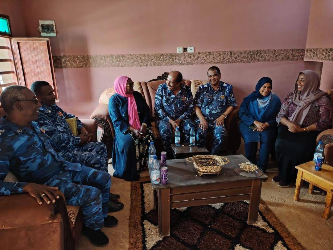 مدير الإدارة العامة للخدمات الطبية يواصل زياراته التفقدية لأسر شهداء الإدارة