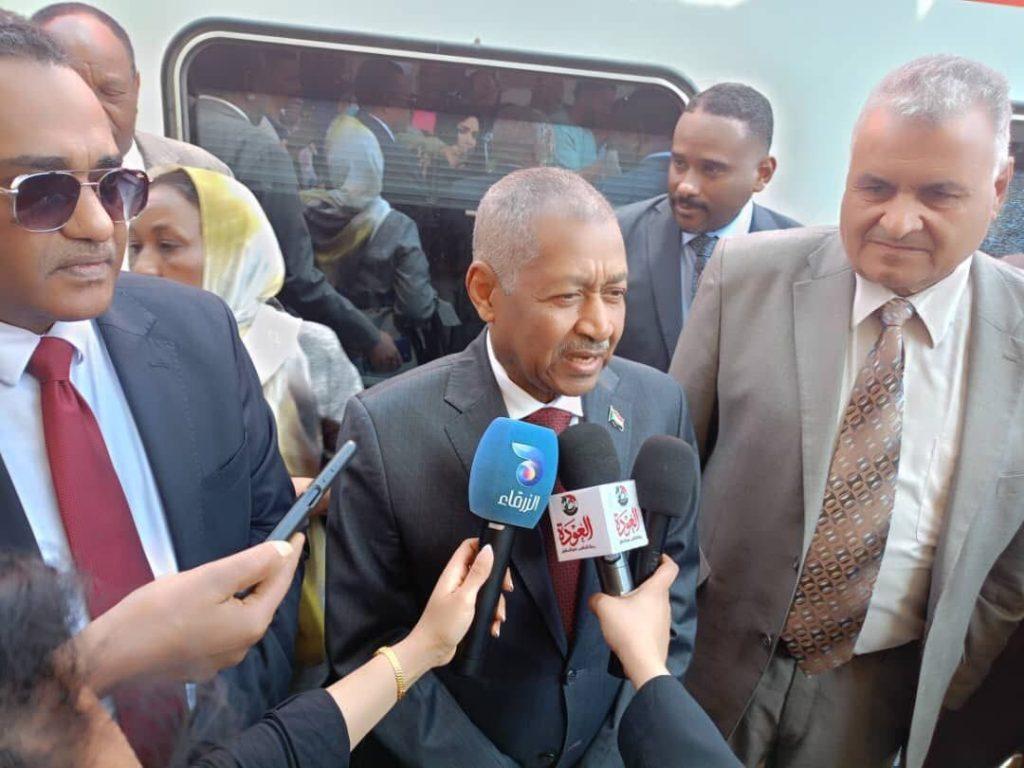 على متنه 1100 راكب انطلاق قطار العودة الطوعية من القاهرة إلى السودان