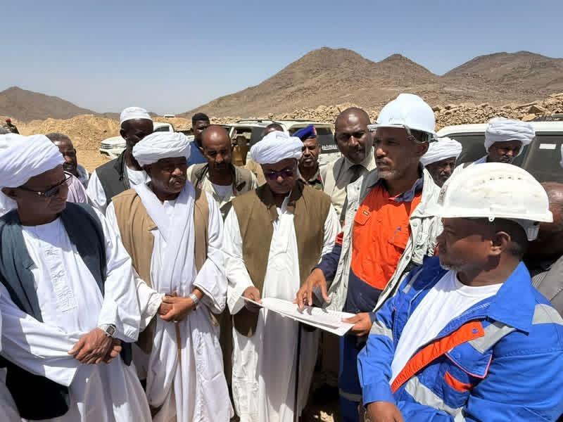 المدير العام لهيئة الموانئ البحرية يقف على سير الأعمال الجارية بعقبة “ياس”