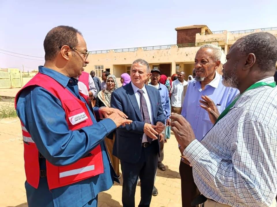 مدير عام صحة الخرطوم ورئيس الهلال الأحمر القطري يتفقدان مستشفيي المناطق الحارة وأبوعنجة بأمدرمان