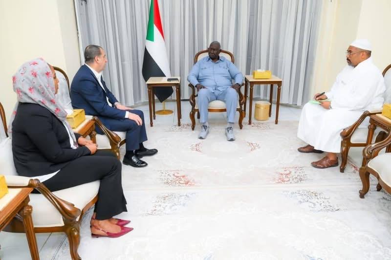 عقار يلتقي ممثل برنامج الغذاء العالمي بالسودان