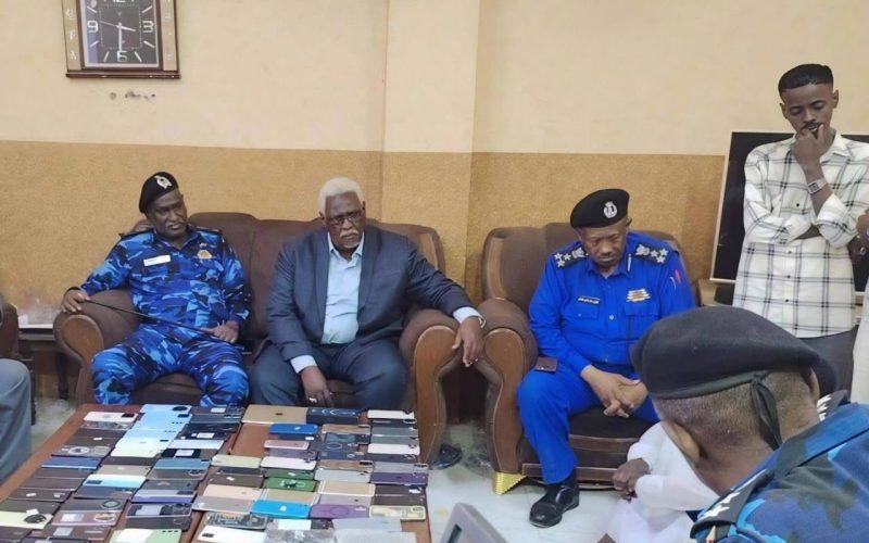 والي نهر النيل يشيد بإنجازات مباحث شرطة الولاية ويؤكد دعمه اللامحدود للعملية الأمنية