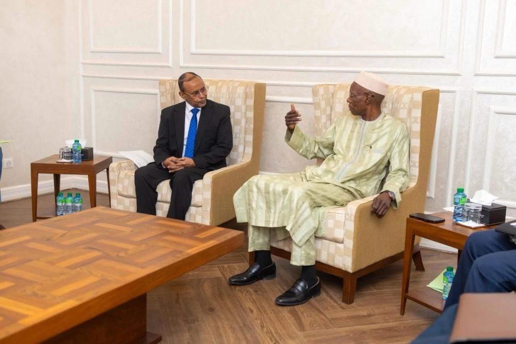 سفير السودان بداكار يسلم رسالة خطية من وزير الخارجية إلى نظيره السنغالي