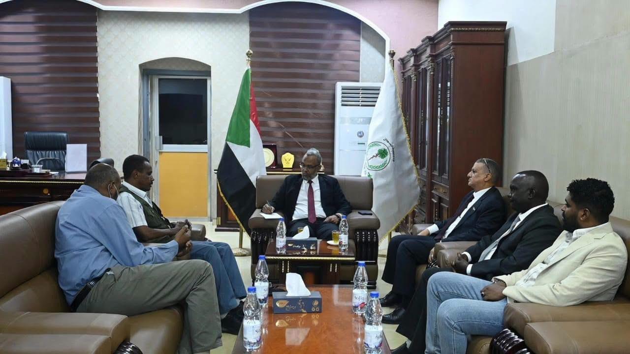 وزير الصحة الاتحادي يبحث مع وفد الأطباء السودانيين بقطر تنفيذ مخيمات علاجية مجانية