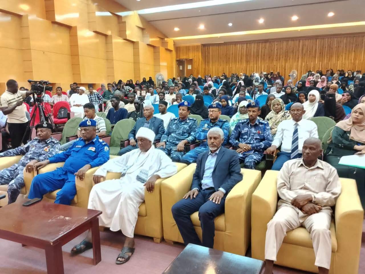 جامعة إفريقيا العالمية تستقبل المنبر التفاعلى الجماهيرى رقم (2) للتوعية بمخاطر المخدرات الذى أقامته الإدارة العامة للإعلام والعلاقات العامة