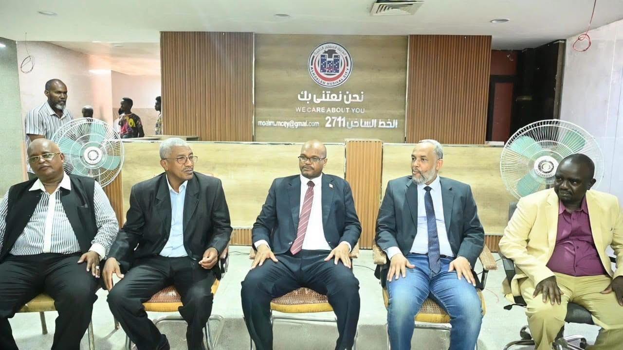 وزيرا الصحة والتعليم يقفان على جهود إعادة تأهيل مدينة المعلم الطبية