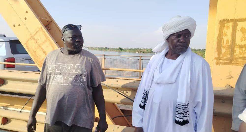 والي الخرطوم يقف على أعمال الصيانة للمسار الرئيسي لجسر النيل الأبيض