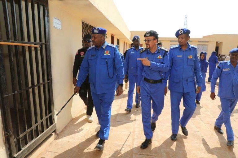 المدير العام لقوات الشرطة يتفقد سير العمل بمستشفى البرفسور عبدالعال الإدريسى للطب النفسى