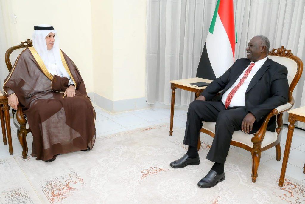نائب رئيس مجلس السيادة مالك عقار يلتقي سفير المملكة العربية السعودية بالسودان