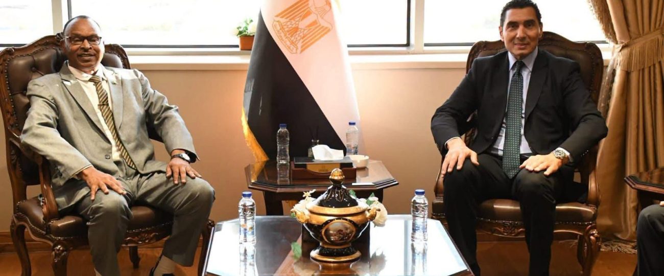 وزير الشباب والرياضة يبحث مع نظيره المصري تعزيز التعاون المشترك