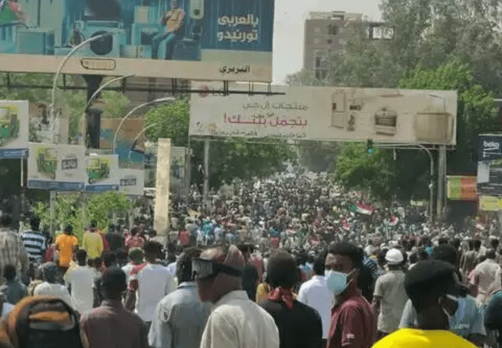 قوي الحرية و التغيير:     تصاعد الإضرابات مؤشر يؤكد إمكانية إسقاط الانقلاب.