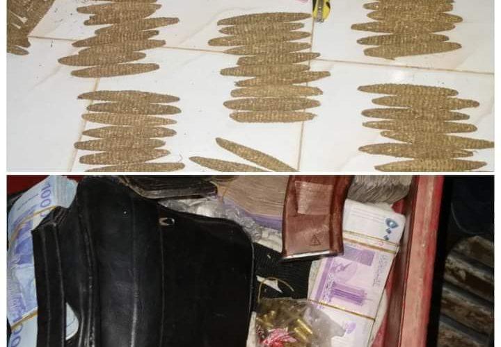 مكافحة المخدرات فرعية شرق النيل تلقي القبض على شبكة تنشط في ترويج المخدرات وذخيرة الكلاشنكوف
