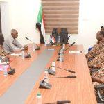 وزير الداخلية المكلف يلتقي باللجنة العليا للاستنفار والمقاومة الشعبية بولاية الخرطوم